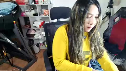 Snapshot of vellarossa chatting on 06.23.26 Im VelaI will be Christmas and New Year with my family December 22 to January 13 I will miss you guys. online show from 06.23.26