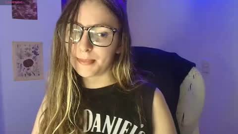 Snapshot of velvet__moon chatting on 03.02.26 Sophi online show from 03.02.26