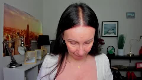 Snapshot of velvet_jasmine chatting on 09.12.25 Jasmine online show from 09.12.25