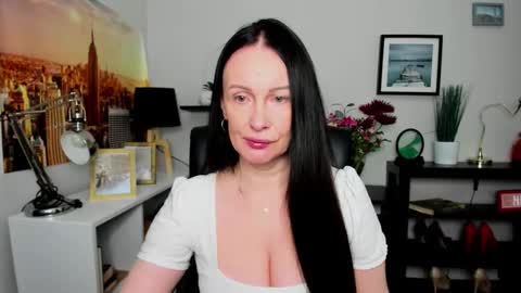 Snapshot of velvet_jasmine chatting on 09.16.25 Jasmine online show from 09.16.25