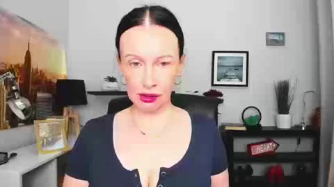 Snapshot of velvet_jasmine chatting on 09.23.25 Jasmine online show from 09.23.25