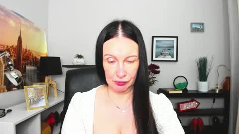 Snapshot of velvet_jasmine chatting on 09.25.25 Jasmine online show from 09.25.25