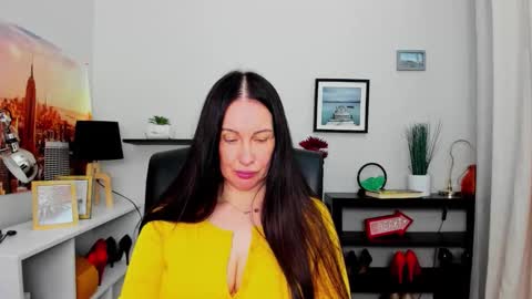 Snapshot of velvet_jasmine chatting on 09.27.25 Jasmine online show from 09.27.25