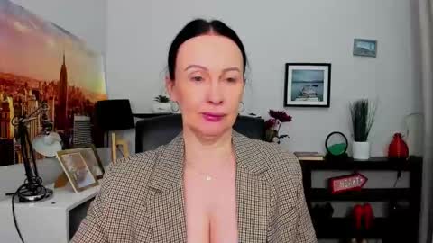 Snapshot of velvet_jasmine chatting on 09.30.25 Jasmine online show from 09.30.25