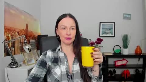 Snapshot of velvet_jasmine chatting on 10.07.25 Jasmine online show from 10.07.25