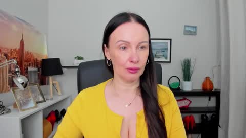 Snapshot of velvet_jasmine chatting on 10.09.25 Jasmine online show from 10.09.25