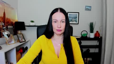 Snapshot of velvet_jasmine chatting on 10.14.25 Jasmine online show from 10.14.25