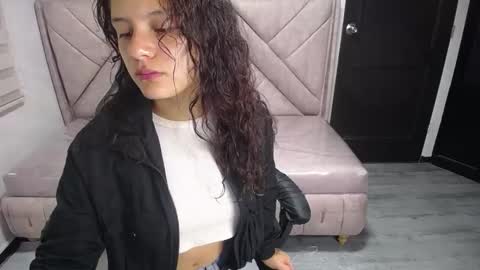 velvet_moon_v online show from 10.09.25