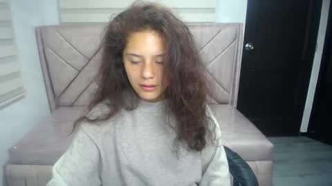 velvet_moon_v online show from 10.10.25