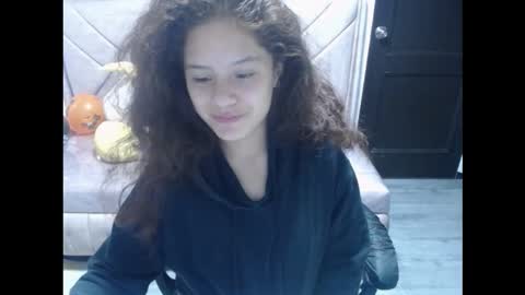 velvet_moon_v online show from 10.23.25