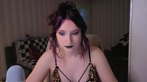 Violet online show from 05.12.26