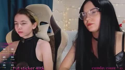 Snapshot of velvetvalkyries chatting on 11.01.25 CLEOshort hair TIna long hair online show from 11.01.25