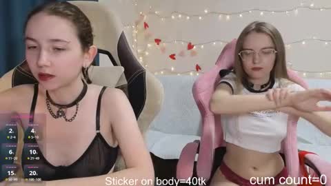 Snapshot of velvetvalkyries chatting on 11.29.25 CLEOshort hair TIna long hair online show from 11.29.25