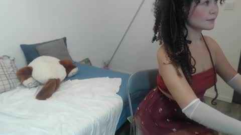 Snapshot of velvetwo chatting on 10.03.25 Adora19 Elian30 online show from 10.03.25