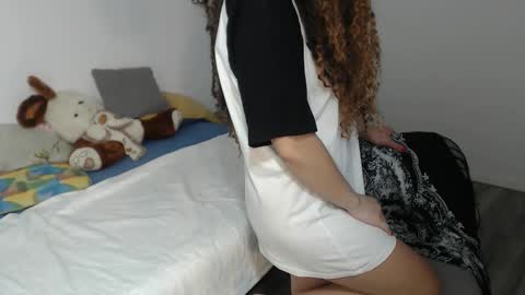 Snapshot of velvetwo chatting on 10.07.25 Adora19 Elian30 online show from 10.07.25