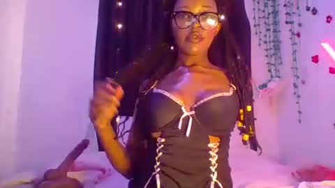 COCO XOXO online show from 10.08.25