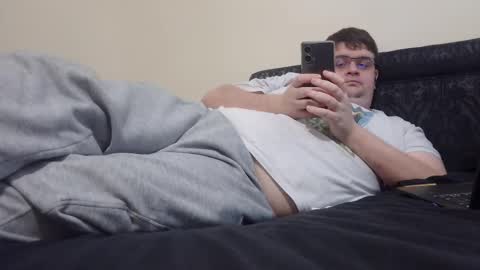 Snapshot of velyass chatting on 11.19.25 Velyas online show from 11.19.25