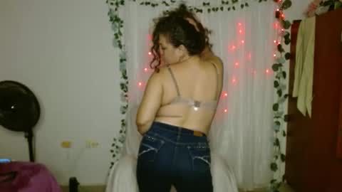 venecasexy44 online show from 04.26.26