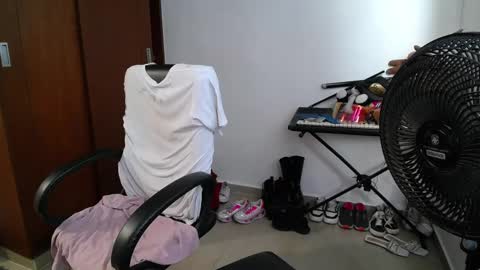 Snapshot of venelope1 chatting on 11.27.25 Venelope 3 online show from 11.27.25