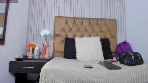 Snapshot of veneno_hot chatting on 02.28.25 veneno hot online show from 02.28.25