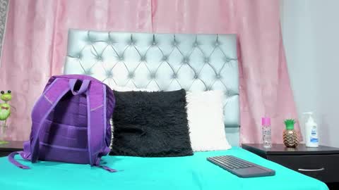 Snapshot of veneno_hot chatting on 11.24.25 veneno hot online show from 11.24.25