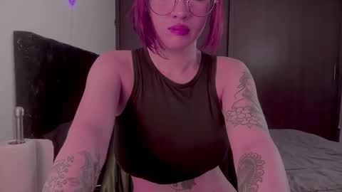 Snapshot of venicebtch666 chatting on 11.12.25 Lanna online show from 11.12.25