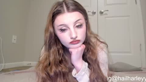 Snapshot of venicebtchh chatting on 12.28.24 Harley instahailharleyy online show from 12.28.24