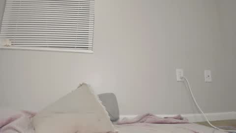 Snapshot of venicebtchh chatting on 11.11.25 Harley instahailharleyy online show from 11.11.25