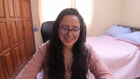 Snapshot of venus_cat_ chatting on 10.01.25 Venus online show from 10.01.25