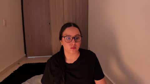 Snapshot of venus_cat_ chatting on 10.06.25 Venus online show from 10.06.25