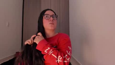 Snapshot of venus_cat_ chatting on 10.11.25 Venus online show from 10.11.25