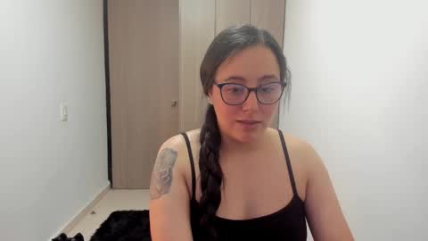 Snapshot of venus_cat_ chatting on 10.13.25 Venus online show from 10.13.25