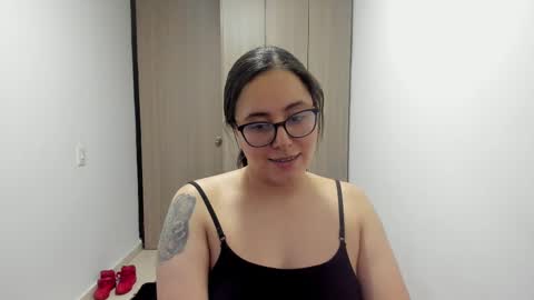 Snapshot of venus_cat_ chatting on 10.15.25 Venus online show from 10.15.25