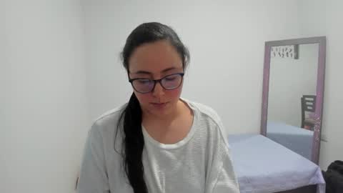 Snapshot of venus_cat_ chatting on 10.16.25 Venus online show from 10.16.25