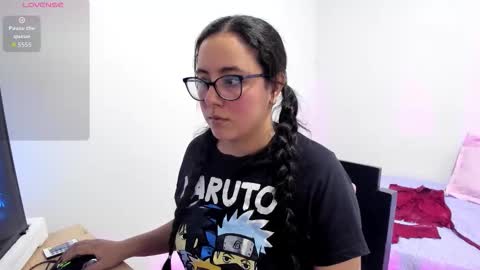 Snapshot of venus_cat_ chatting on 10.23.25 Venus online show from 10.23.25