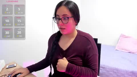 Snapshot of venus_cat_ chatting on 10.25.25 Venus online show from 10.25.25