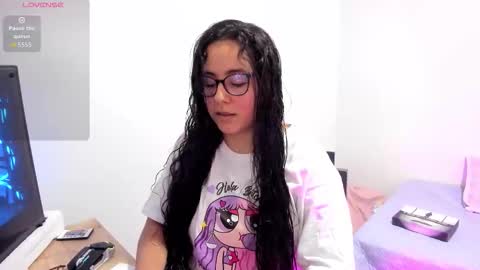 Snapshot of venus_cat_ chatting on 10.28.25 Venus online show from 10.28.25