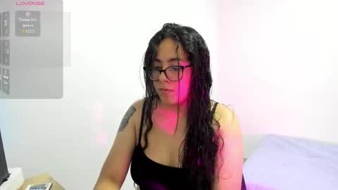 Snapshot of venus_cat_ chatting on 10.30.25 Venus online show from 10.30.25