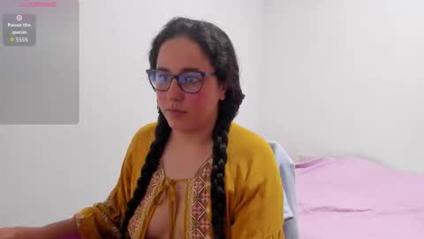 Snapshot of venus_cat_ chatting on 11.09.25 Venus online show from 11.09.25