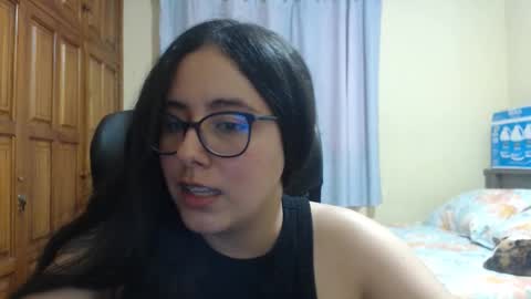 Snapshot of venus_cat_ chatting on 12.01.25 Venus online show from 12.01.25