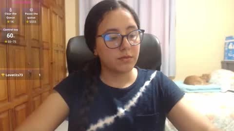 Snapshot of venus_cat_ chatting on 12.04.25 Venus online show from 12.04.25