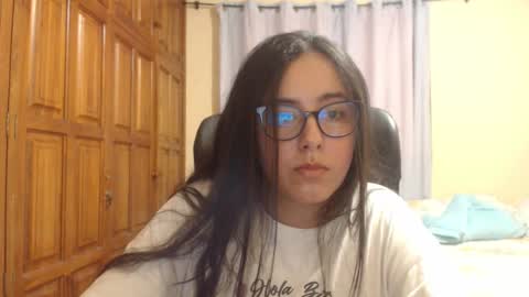 Snapshot of venus_cat_ chatting on 12.05.25 Venus online show from 12.05.25