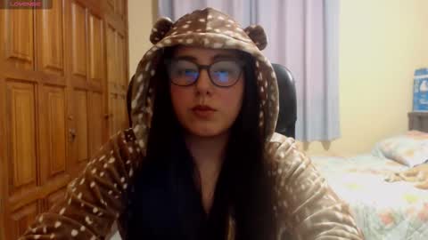 Snapshot of venus_cat_ chatting on 12.15.25 Venus online show from 12.15.25