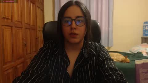 Snapshot of venus_cat_ chatting on 12.16.25 Venus online show from 12.16.25