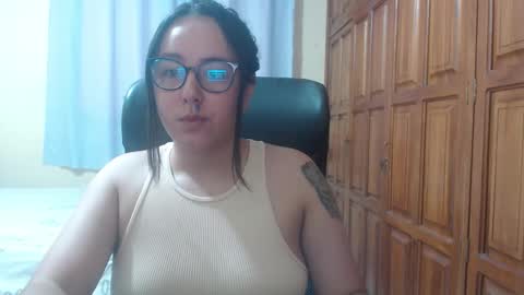 Snapshot of venus_cat_ chatting on 01.12.26 Venus online show from 01.12.26