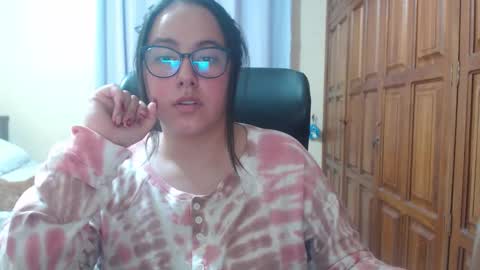 Snapshot of venus_cat_ chatting on 01.19.26 Venus online show from 01.19.26