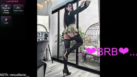 Snapshot of venus_flame chatting on 06.04.26 VENUS online show from 06.04.26