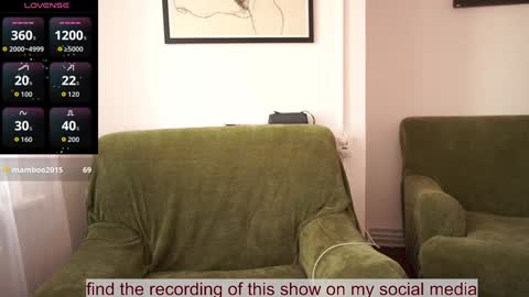 Snapshot of venus_in_jeans chatting on 10.30.25 Bella online show from 10.30.25