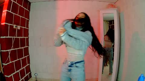 Snapshot of venus_megan chatting on 12.27.24 emily independent account MY conextion 1100 GTM to 17hr GTM online show from 12.27.24