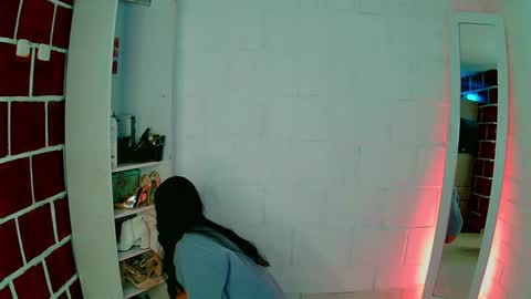 Snapshot of venus_megan chatting on 01.06.25 emily independent account MY conextion 1100 GTM to 17hr GTM online show from 01.06.25